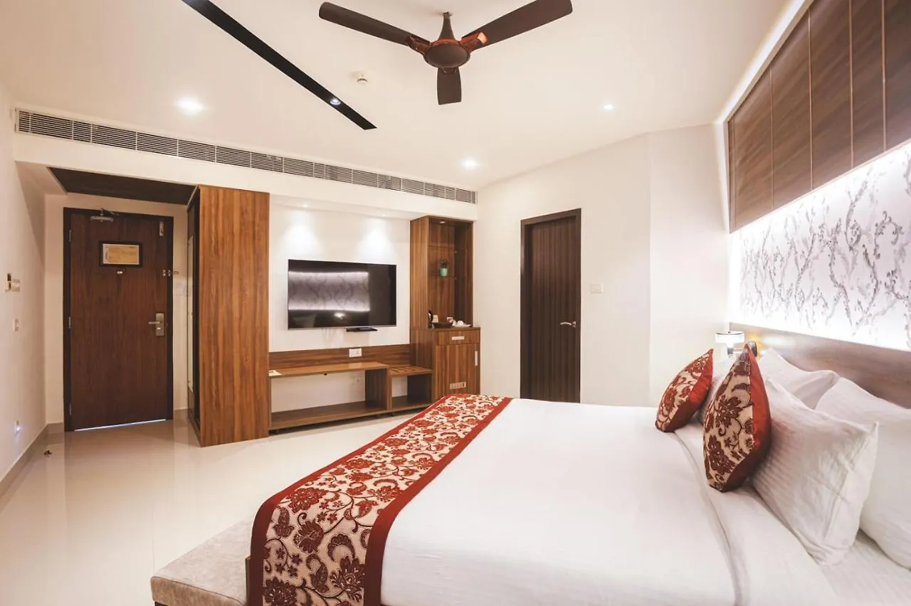 ****  טריואנדרום Surendra Trident Hotel הודו