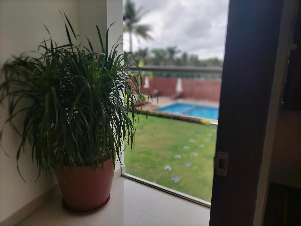 טריואנדרום Surendra Trident Hotel