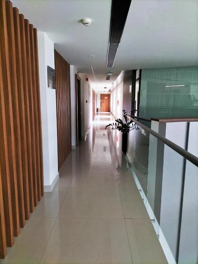 ****  טריואנדרום Surendra Trident Hotel הודו