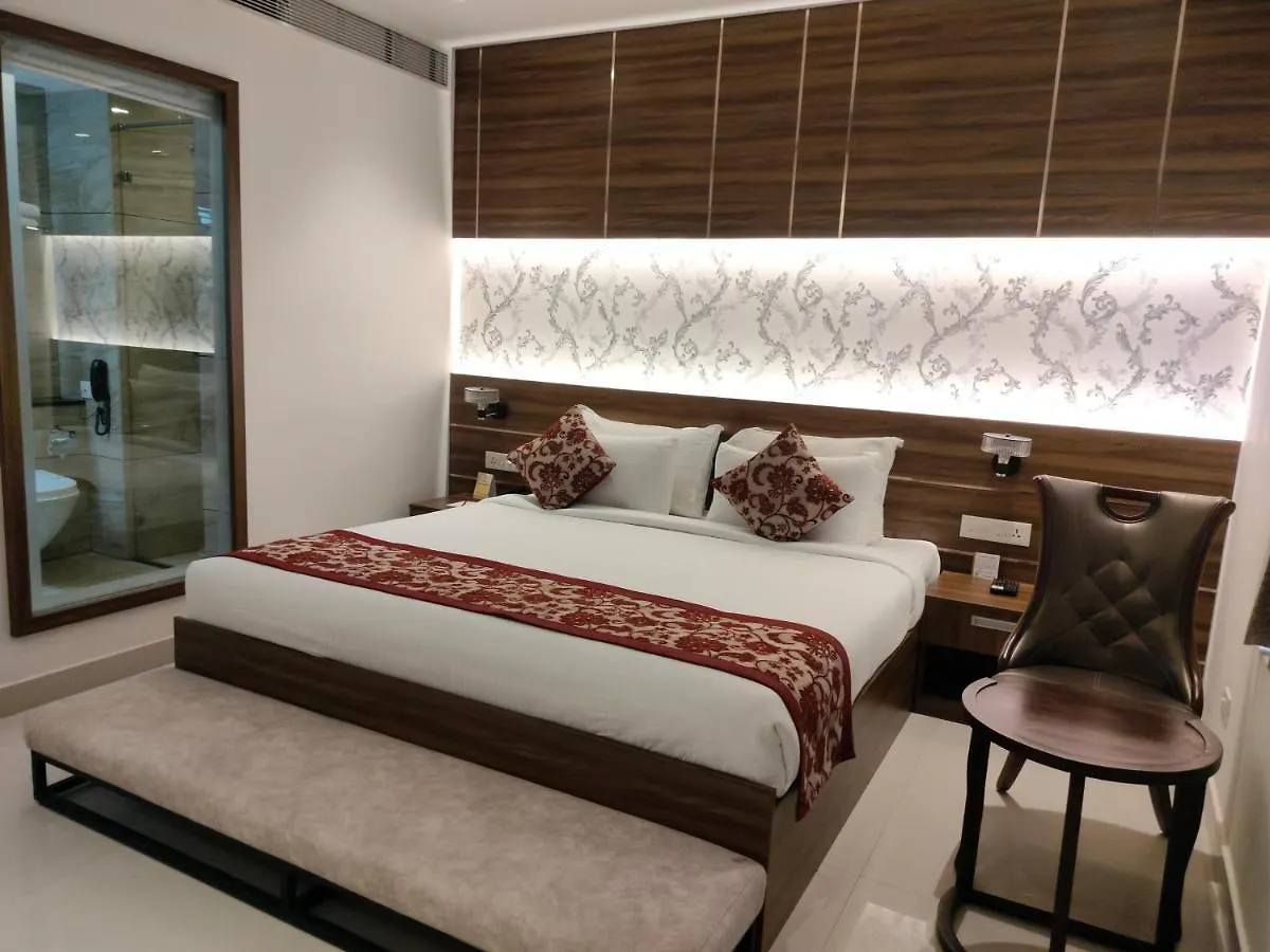 טריואנדרום Surendra Trident Hotel 4*,  הודו