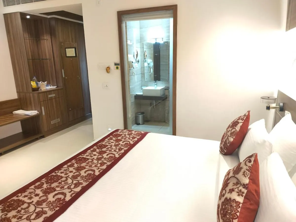 Surendra Trident Hotel Thiruvananthapuram 4*,